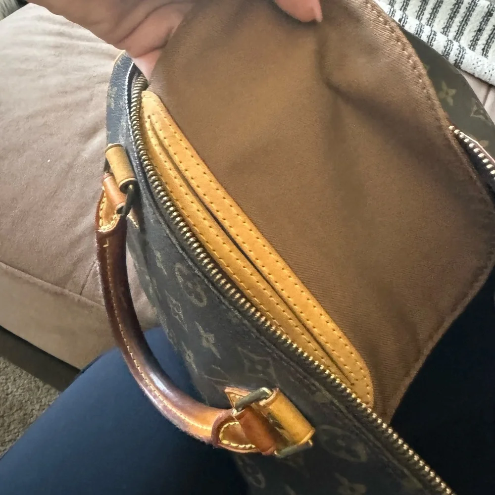 Authentic Vintage Louis Vuitton Speedy 30 - Picture 4 of 15